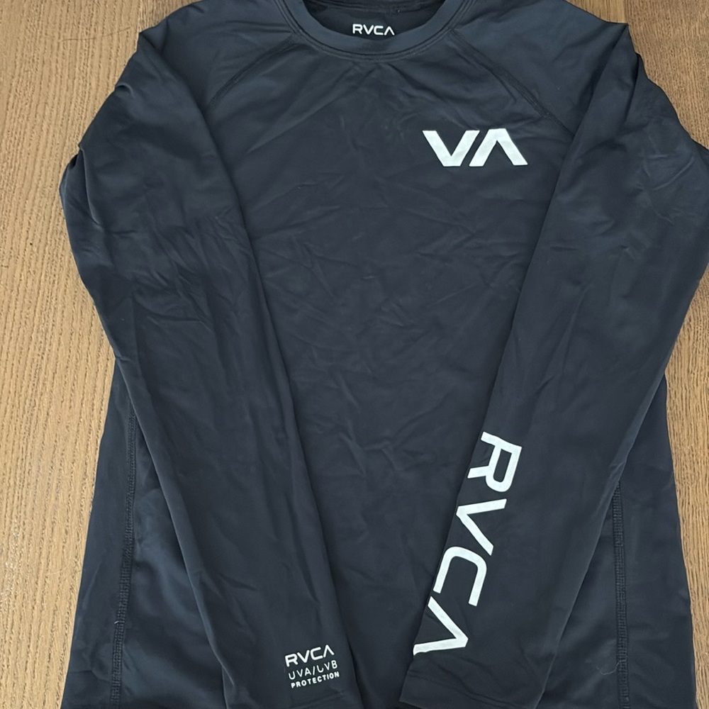 RVCA kids rash guard medium